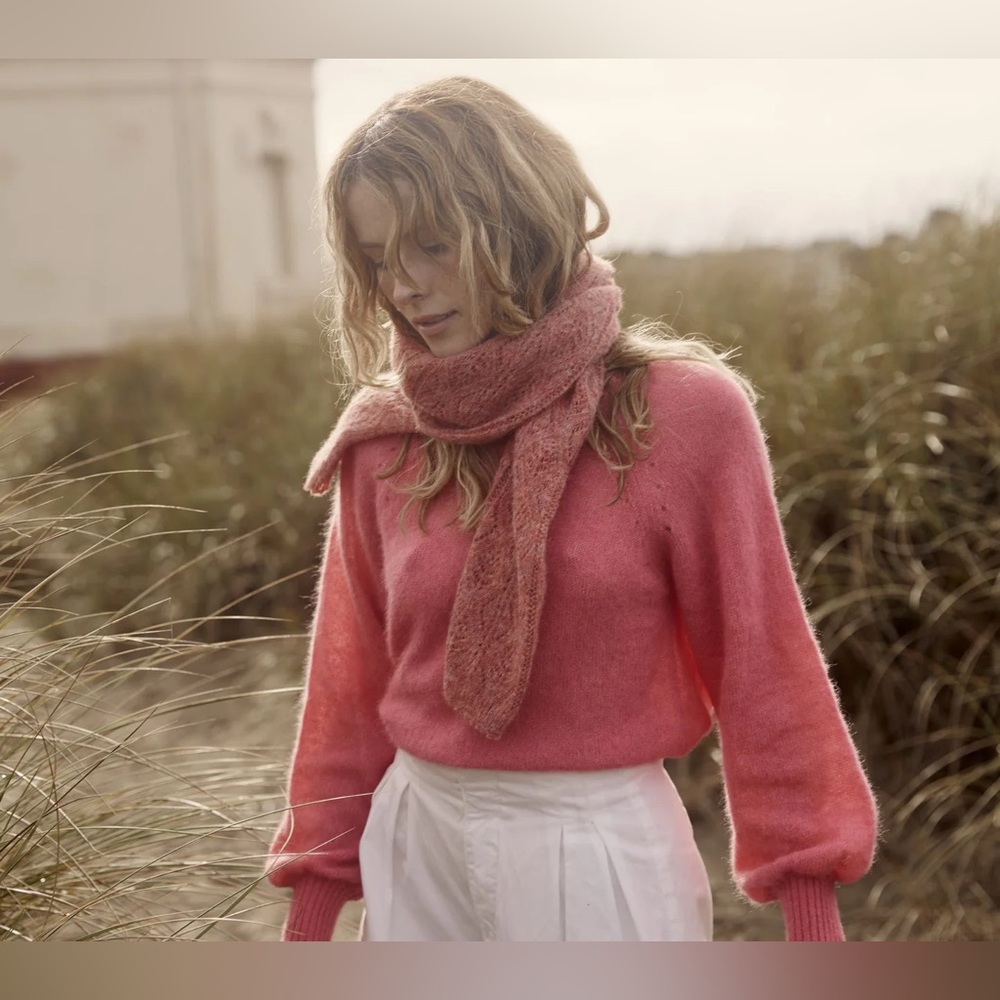 Doen Pink Crew Neck Sweater